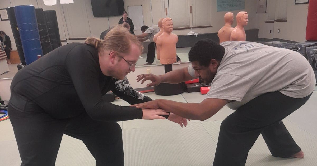 the japanese martial arts of karate improves coordination, joint flexibility, helps relieve stress, provides mental clarity, and does wonders for keep up your heart health. practicing karate's basic movements and self defense techniques has physical benefits and mental benefits that will raise your self confidence, self discipline, and self esteem